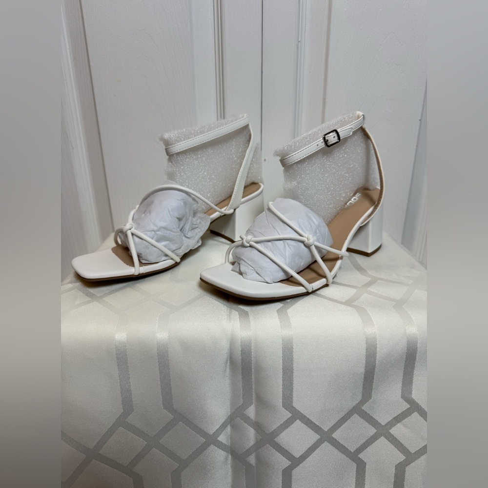 Soda White Strappy Block Heel Sandals Women’s Size 10